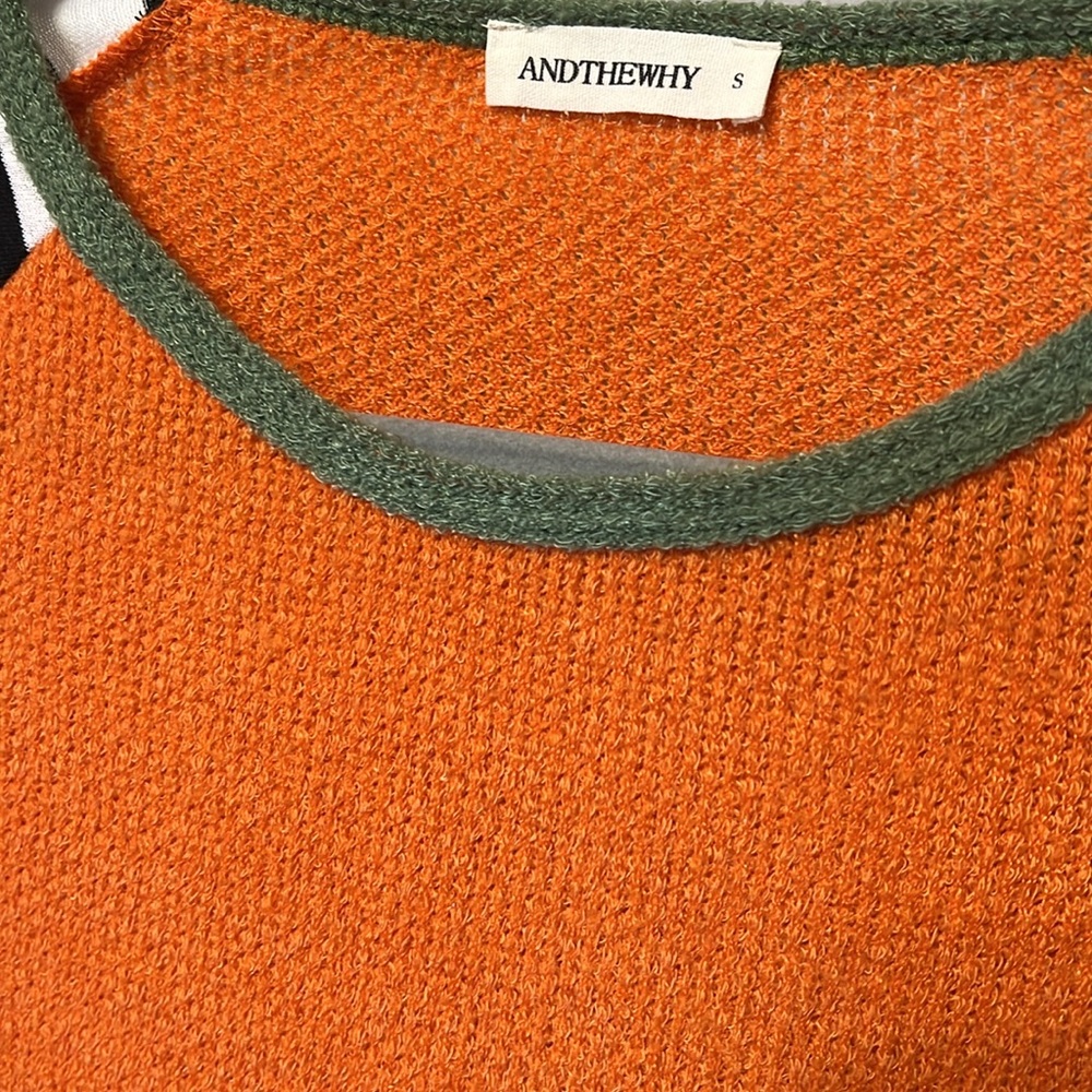 Boutique Sweater - Picture 3 of 4